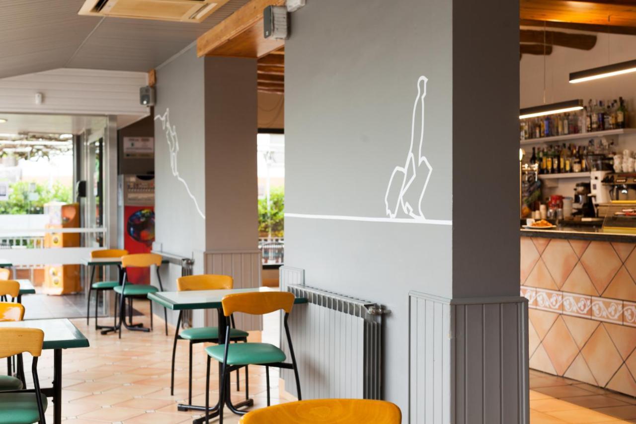 Hostal Restaurant Roma Cubells المظهر الخارجي الصورة