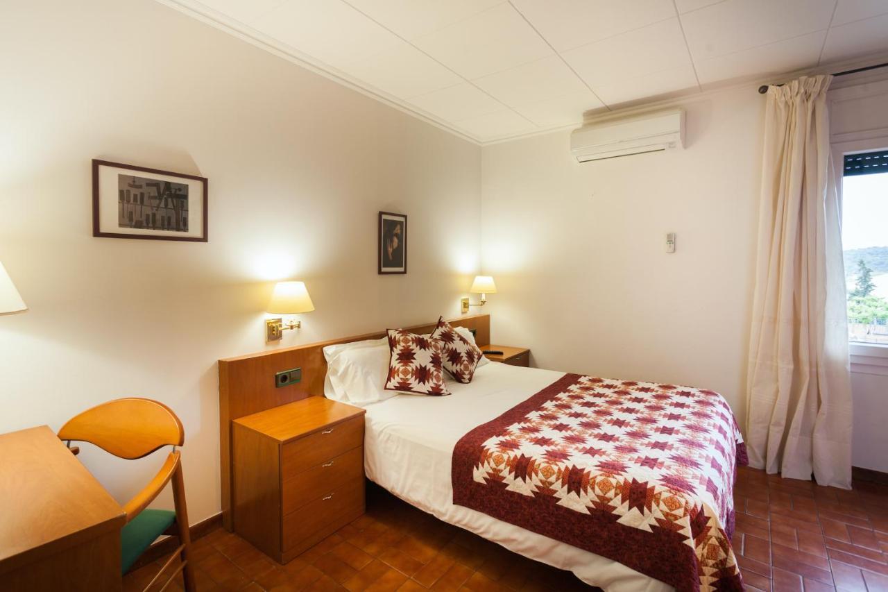 Hostal Restaurant Roma Cubells المظهر الخارجي الصورة