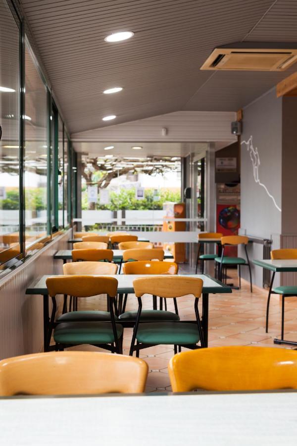 Hostal Restaurant Roma Cubells المظهر الخارجي الصورة