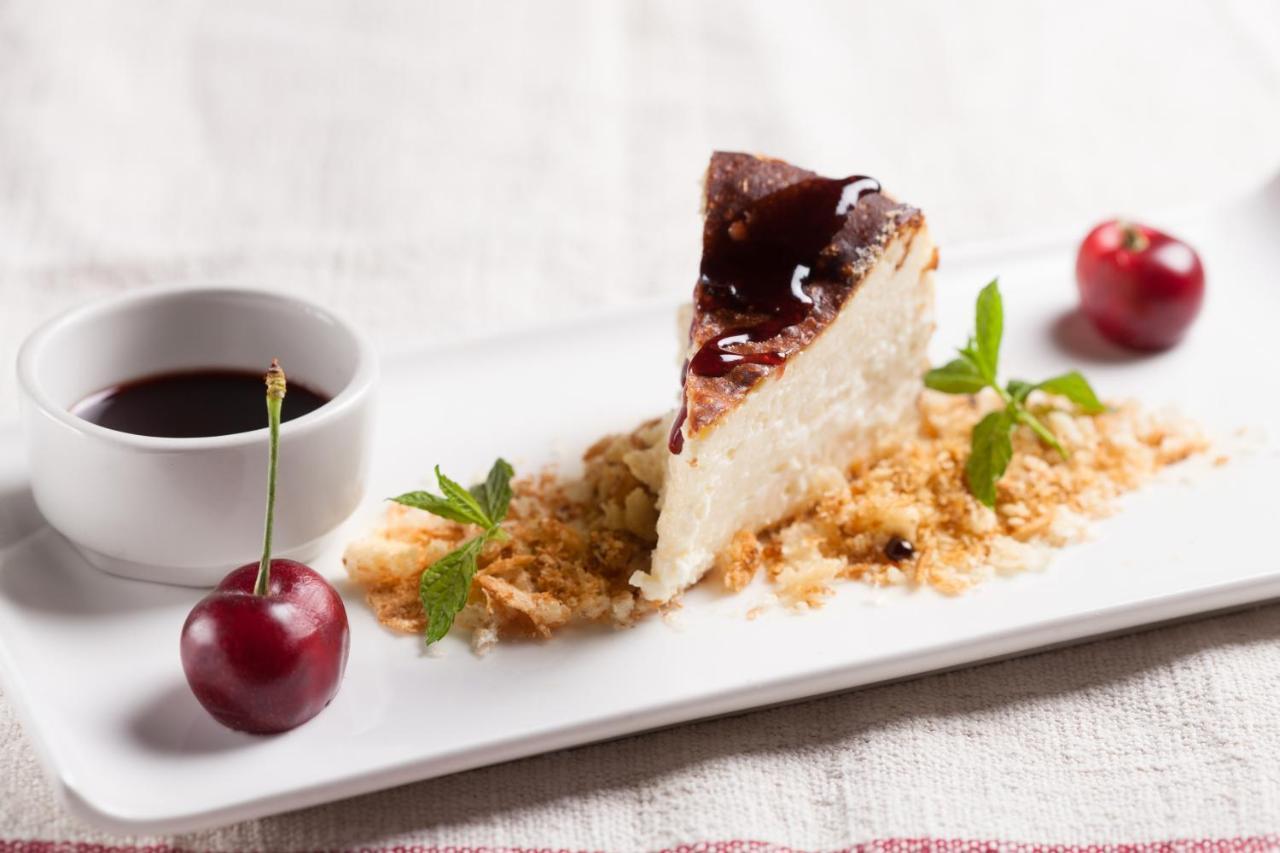 Hostal Restaurant Roma Cubells المظهر الخارجي الصورة