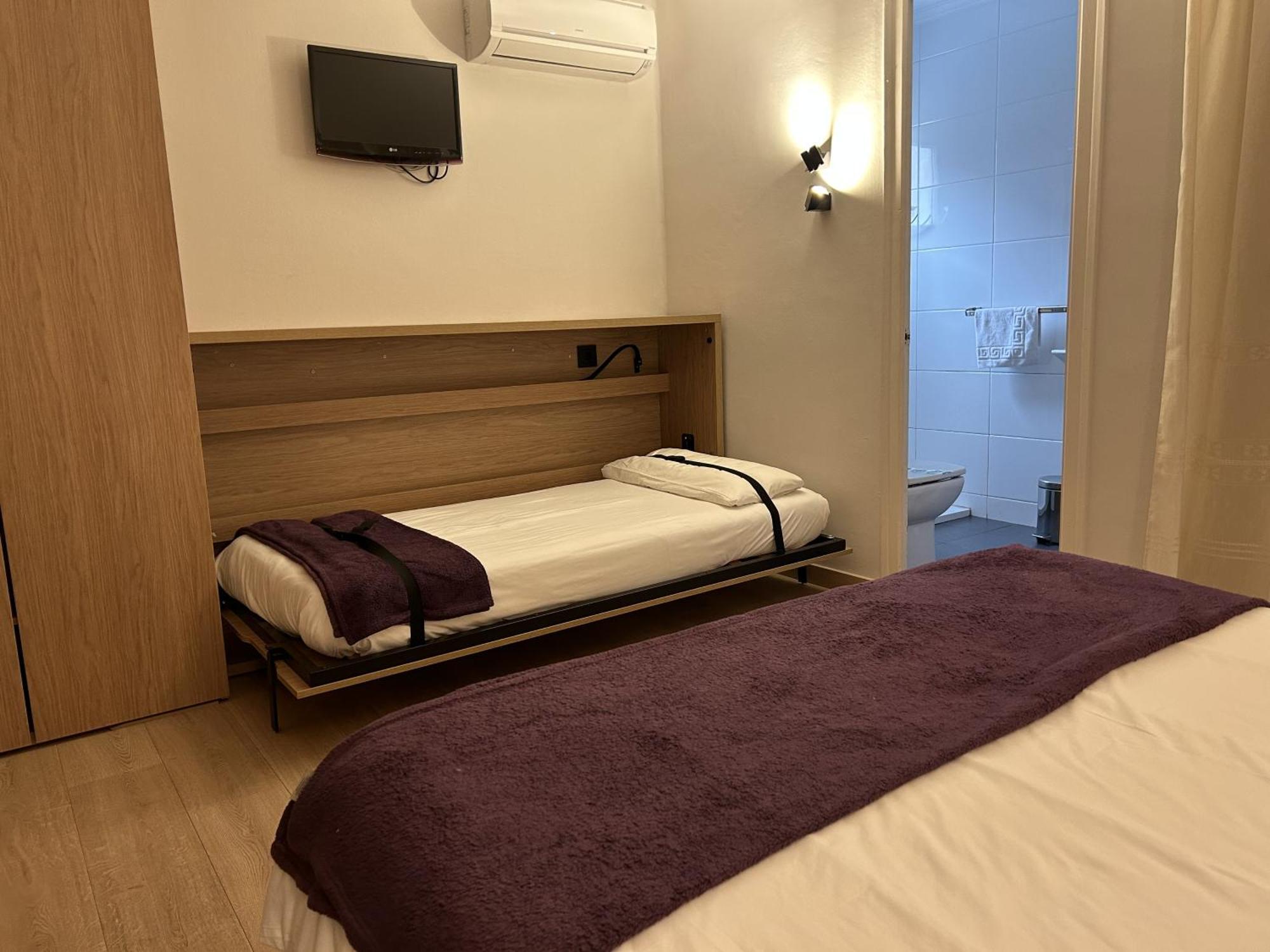 Hostal Restaurant Roma Cubells المظهر الخارجي الصورة